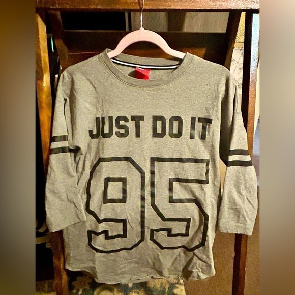 Nike ‘JUST DO IT’S baseball tee - Picture 1 of 2